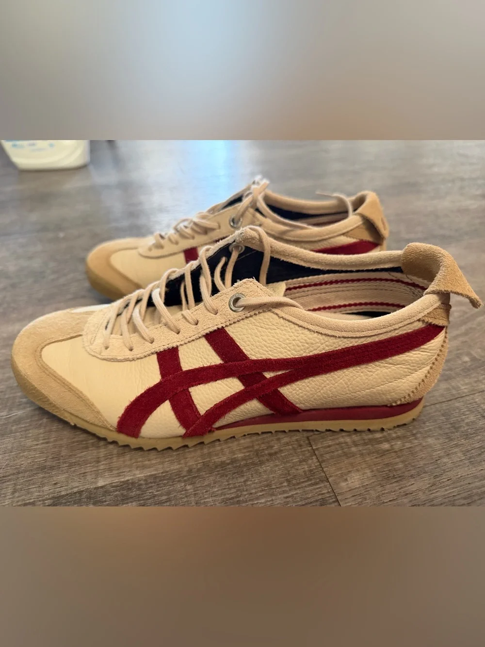 Onitsuka Tiger Mexico 66 SD Sneakers in Beige/Beet Juice